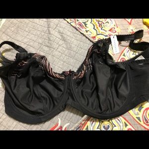 Fantasie Bra. 38FF  black w/ beautiful embroidery